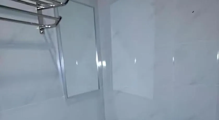 באייאן לפאס D Nice Hotel 2*, באייאן לפאס מלזיה
