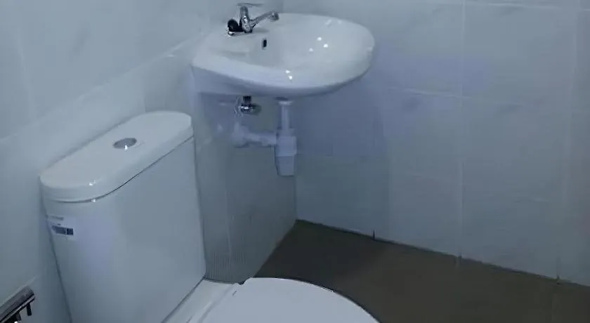 באייאן לפאס D Nice Hotel